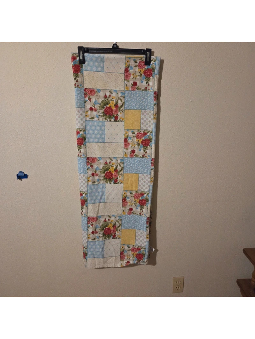 Pioneer woman ~60"x80" tablecloth
